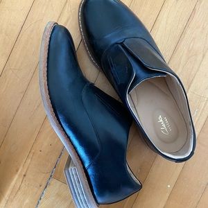 Clarks slip on dress shoes size 7
